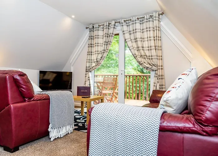 12 Valley Lodge